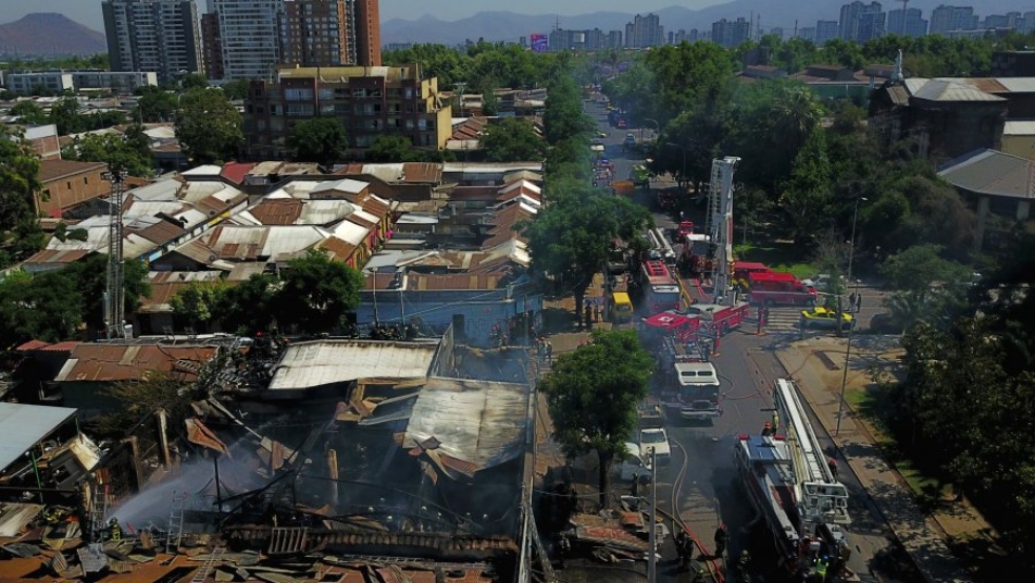 Incendio en Barrio Brasil destruye 6 locales comerciales